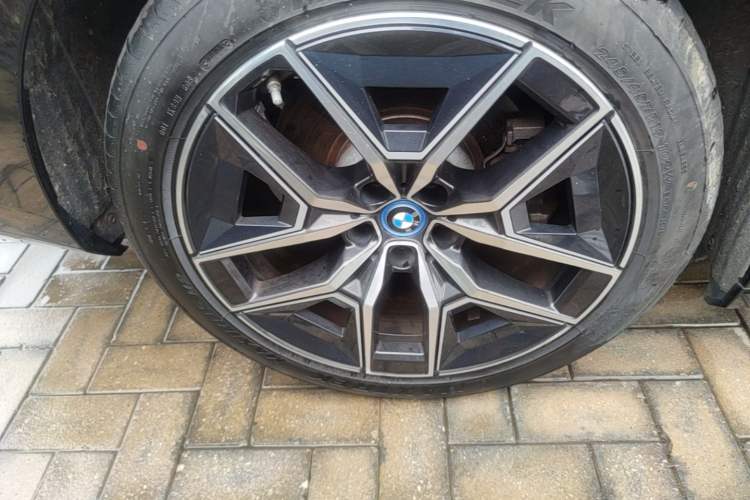 Used BMW i5 2024 eDrive 35L M Sport Package Right Rear Wheel Hub