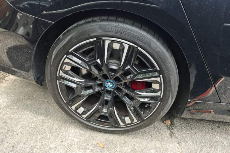 Used BMW i5 2024 xDrive M60 Right Rear Wheel Hub