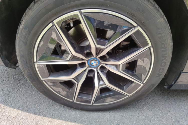 Used BMW i5 2024 eDrive 35L Luxury Package Right Rear Wheel Hub