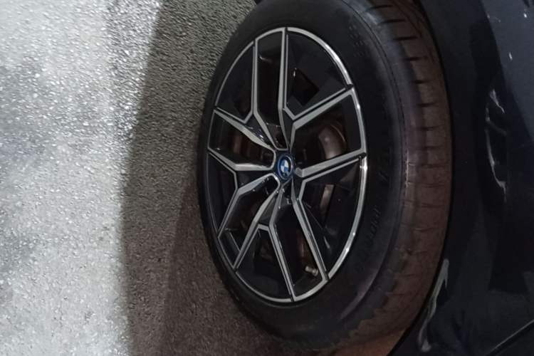 Used BMW i5 2024 eDrive 35L M Sport Package Right Rear Wheel Hub