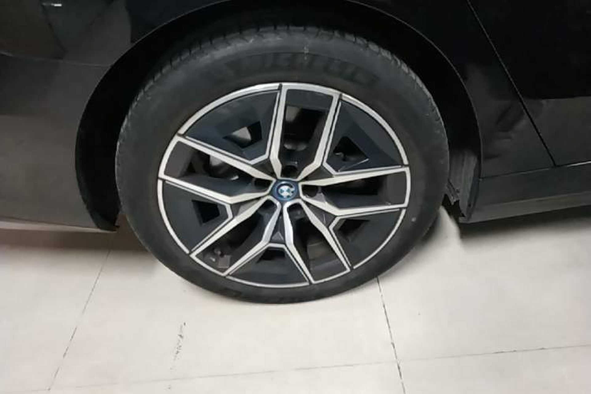Used BMW i5 2024 eDrive 35L M Sport Package Right Rear Wheel Hub