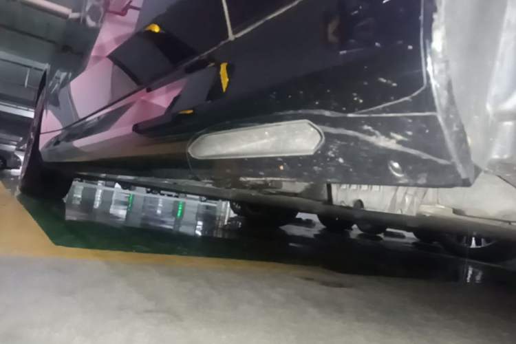 Used BMW i5 2024 eDrive 35L Prestige Luxury Package Right Side Sill