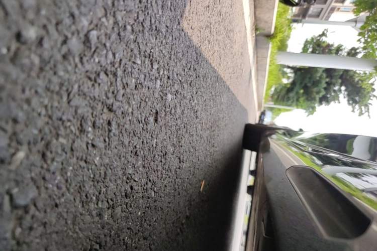 Used BMW i5 2024 eDrive 35L Luxury Package Right Side Sill