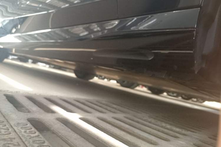 Used BMW i5 2024 eDrive 35L M Sport Package Right Side Sill