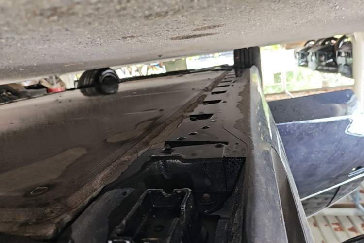 Used BMW i5 2024 eDrive 35L M Sport Package Right Side Sill