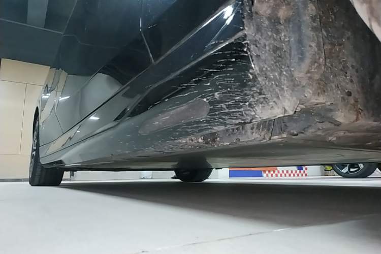 Used BMW i5 2024 eDrive 35L M Sport Package Right Side Sill