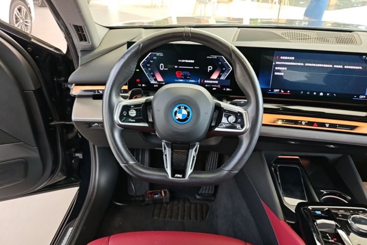 Used BMW i5 2024 eDrive 35L M Sport Package Steering Wheel