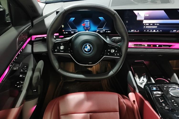 Used BMW i5 2024 eDrive 35L Prestige Luxury Package Steering Wheel