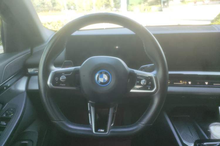 Used BMW i5 2024 eDrive 35L M Sport Package Steering Wheel