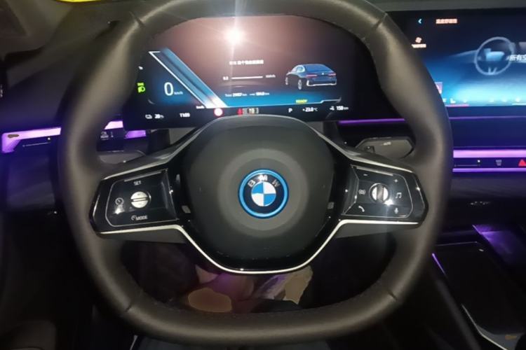 Used BMW i5 2024 eDrive 35L Prestige Luxury Package Steering Wheel