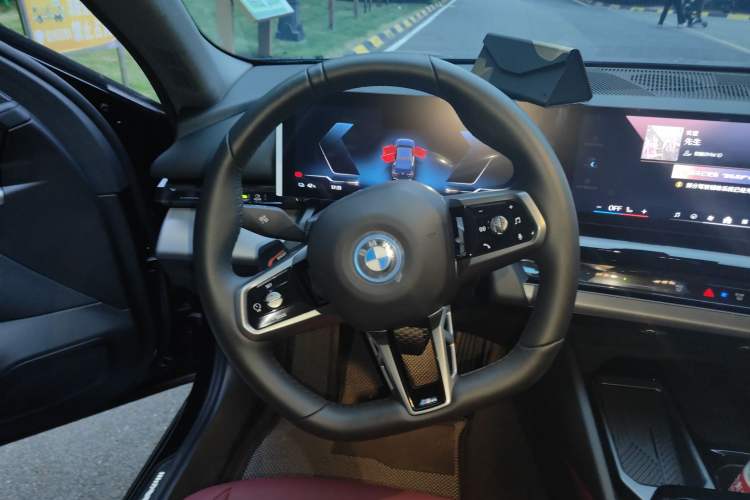 Used BMW i5 2024 eDrive 35L M Sport Package Steering Wheel