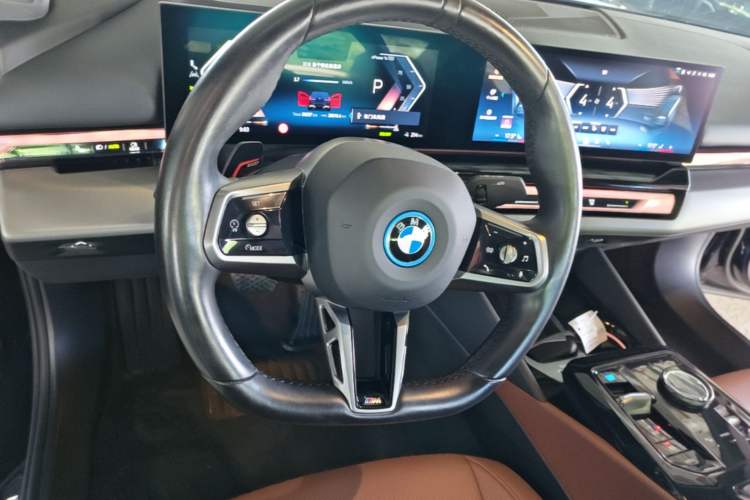 Used BMW i5 2024 eDrive 35L M Sport Package Steering Wheel