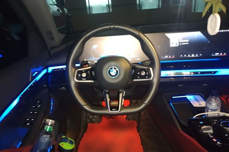 Used BMW i5 2024 eDrive 35L M Sport Package Steering Wheel