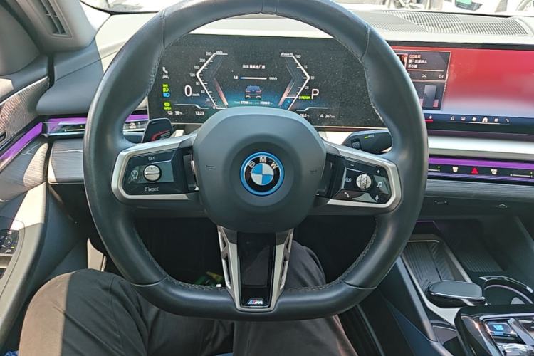 Used BMW i5 2024 eDrive 35L Luxury Model with M Sport Package Steering Wheel