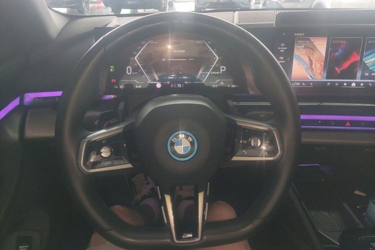 Used BMW i5 2024 eDrive 35L M Sport Package Steering Wheel