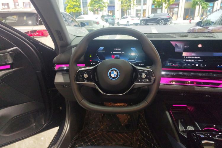 Used BMW i5 2024 eDrive 35L Prestige Luxury Package Steering Wheel