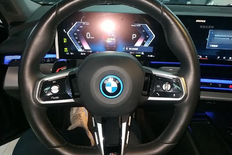 Used BMW i5 2024 eDrive 35L M Sport Package Steering Wheel