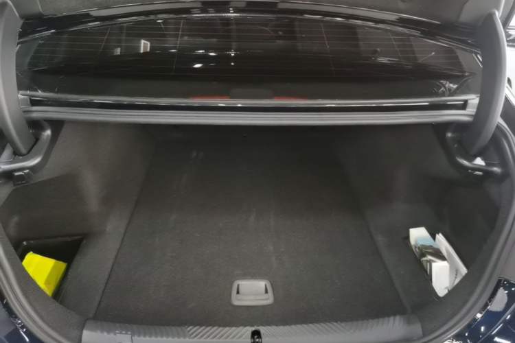 Used BMW i5 2024 eDrive 35L Luxury Model with M Sport Package Trunk