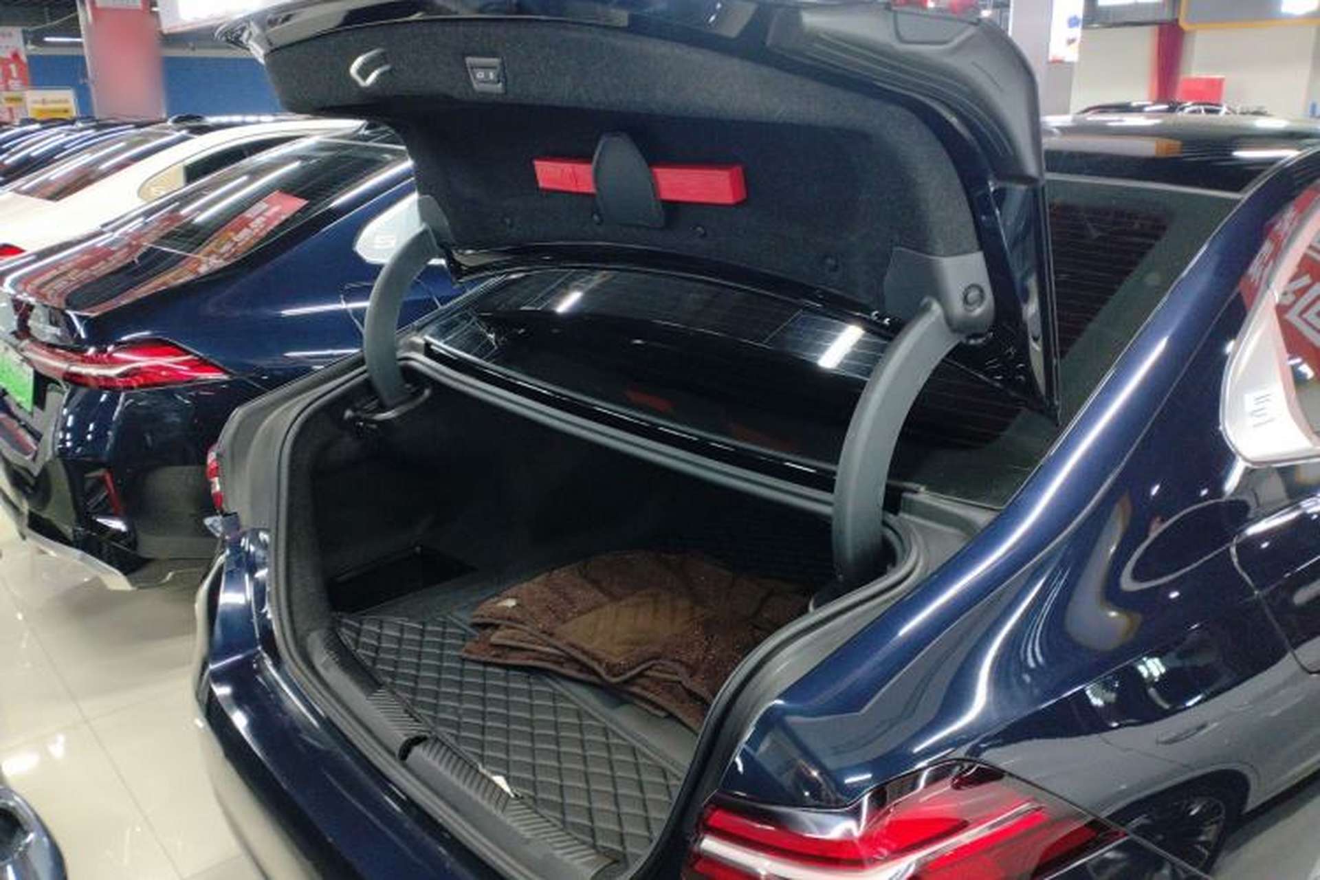 Used BMW i5 2024 eDrive 35L Prestige Luxury Package Trunk