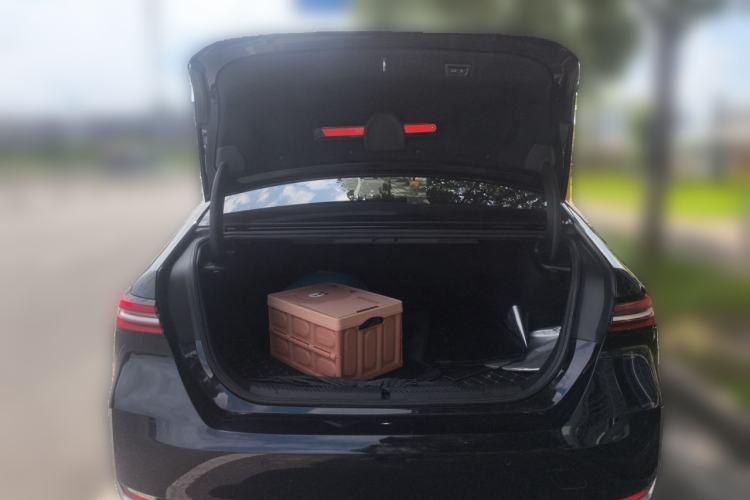 Used BMW i5 2024 eDrive 35L Prestige Luxury Package Trunk