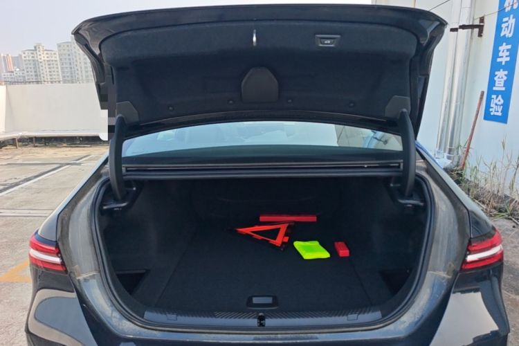 Used BMW i5 2024 eDrive 35L Luxury Package Trunk