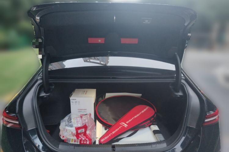 Used BMW i5 2024 eDrive 35L M Sport Package Trunk