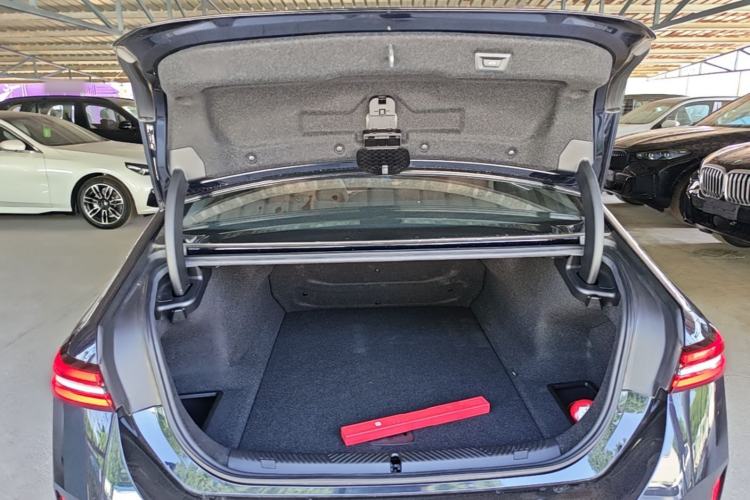 Used BMW i5 2024 eDrive 35L M Sport Package Trunk