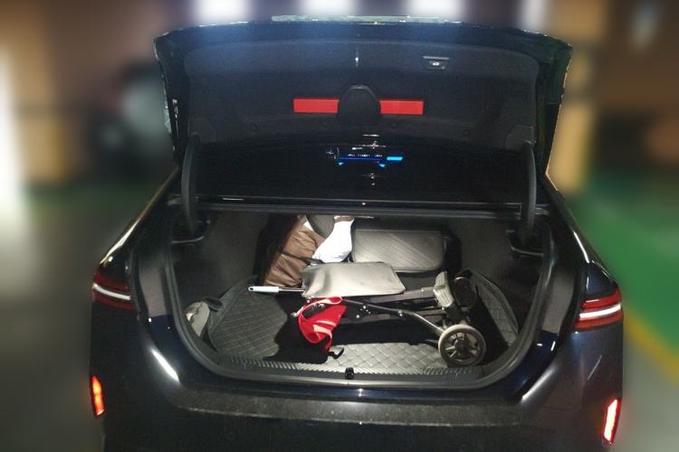 Used BMW i5 2024 eDrive 35L M Sport Package Trunk