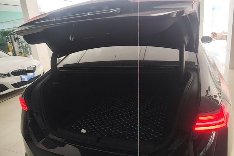 Used BMW i5 2024 eDrive 35L M Sport Package Trunk