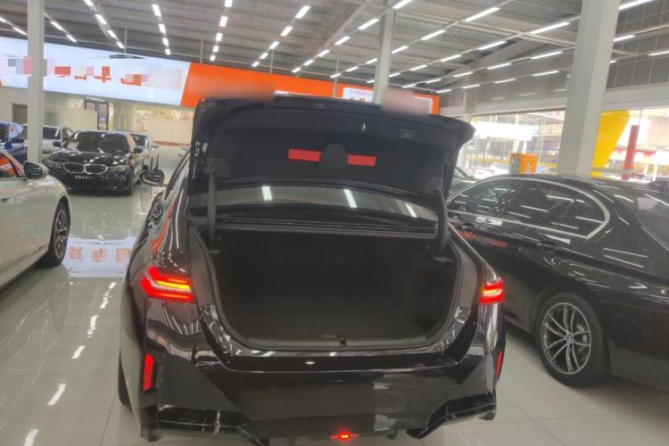 Used BMW i5 2024 eDrive 35L Luxury Package Trunk