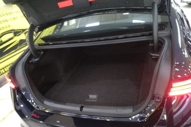 Used BMW i5 2024 eDrive 35L Luxury Model with M Sport Package Trunk