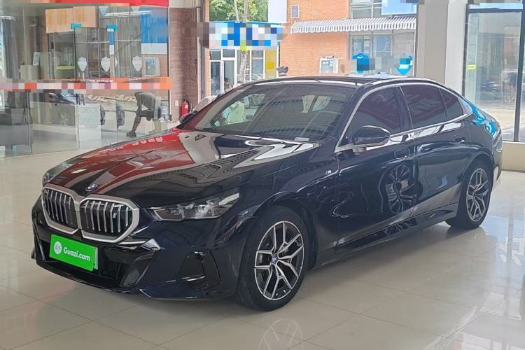 BMW i5 2024 eDrive 35L Luxury Model with M Sport Package