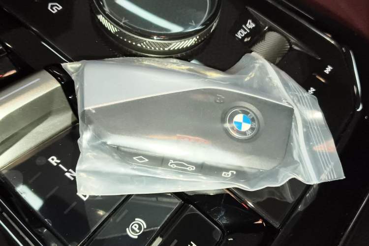 Used BMW i5 2024 eDrive 35L M Sport Package Vehicle Key