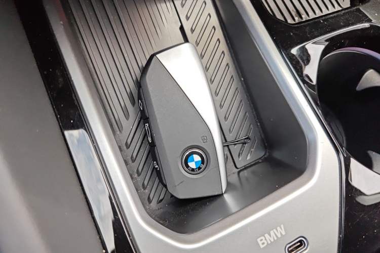 Used BMW i5 2024 eDrive 35L M Sport Package Vehicle Key