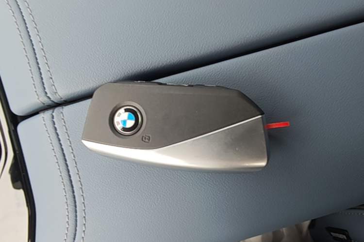 Used BMW i5 2024 eDrive 35L Prestige Luxury Package Vehicle Key