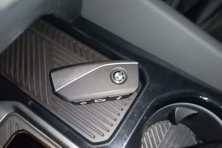 Used BMW i5 2024 eDrive 35L M Sport Package Vehicle Key