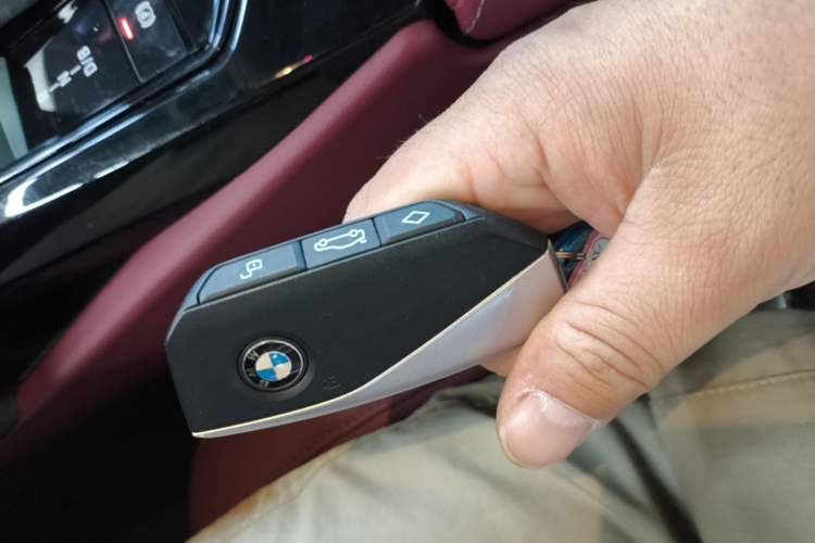 Used BMW i5 2024 eDrive 35L Luxury Package Vehicle Key
