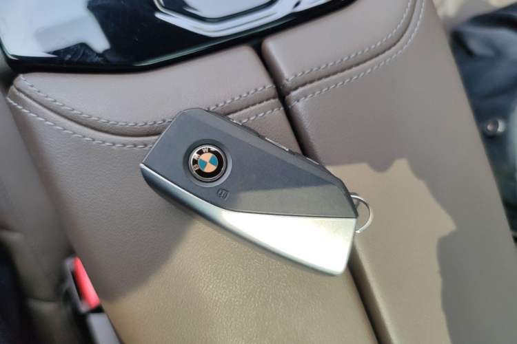 Used BMW i5 2024 eDrive 35L Luxury Package Vehicle Key