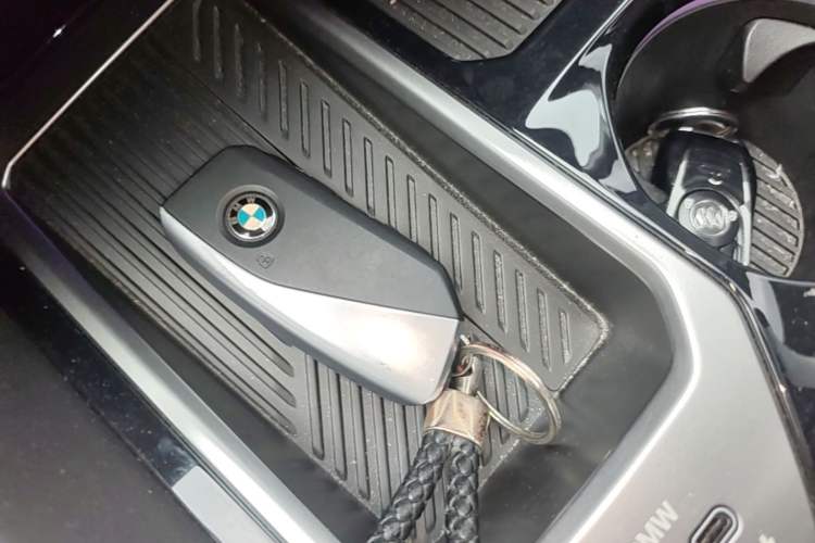 Used BMW i5 2024 eDrive 35L Luxury Package Vehicle Key