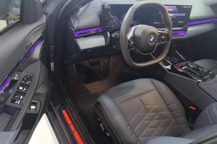 Used BMW i5 2024 eDrive 35L Prestige Luxury Package Driver Seat
