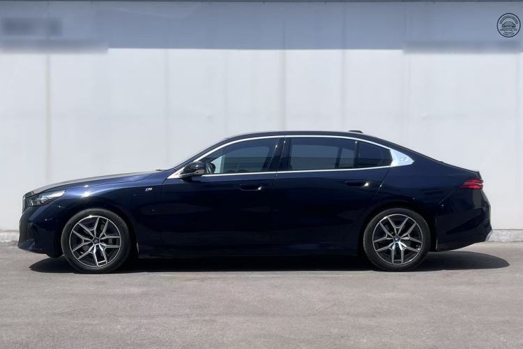 Used BMW i5 2024 eDrive 35L Luxury Model with M Sport Package Exterior 2