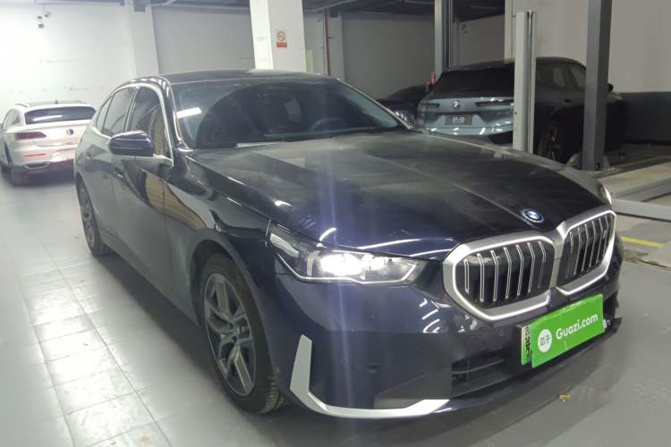 Used BMW i5 2024 eDrive 35L Luxury Package Exterior 2
