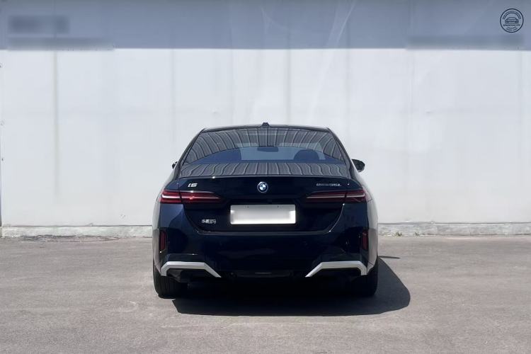 Used BMW i5 2024 eDrive 35L Luxury Model with M Sport Package Exterior 3