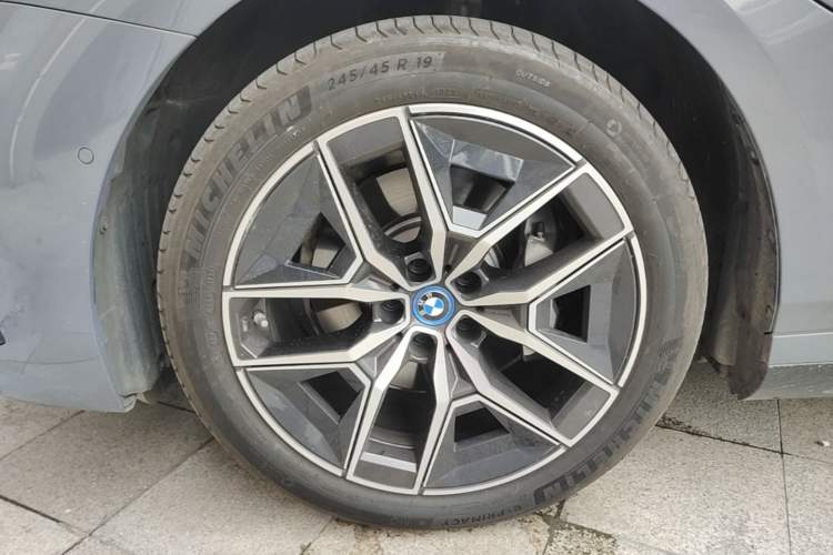Used BMW i5 2024 eDrive 35L M Sport Package Exterior 4