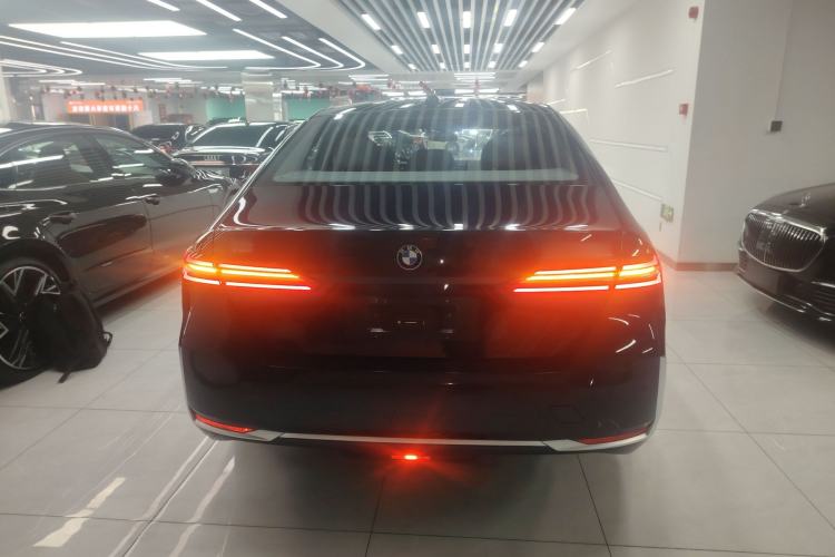 Used BMW i5 2024 eDrive 35L Prestige Luxury Package Exterior 4