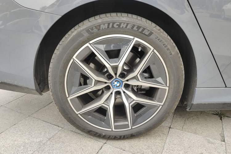 Used BMW i5 2024 eDrive 35L M Sport Package Exterior 5