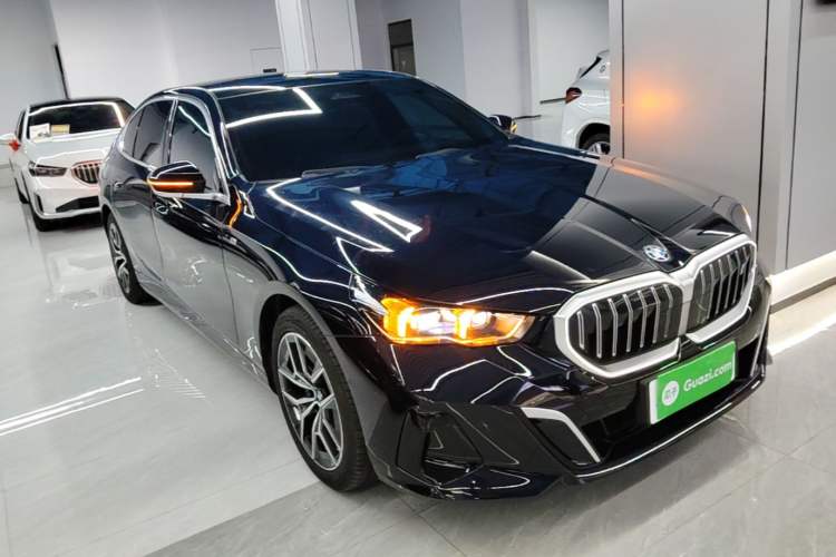 Used BMW i5 2024 eDrive 35L M Sport Package Front Right 45 Deg