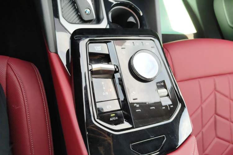 Used BMW i5 2024 eDrive 35L Luxury Package Gear Lever