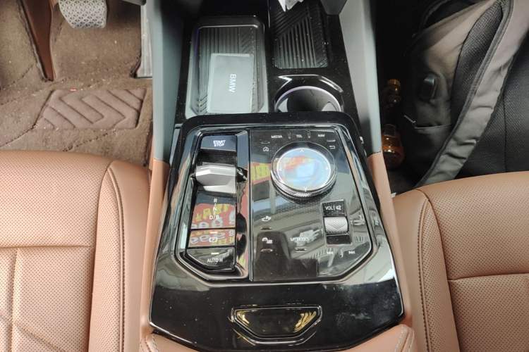 Used BMW i5 2024 eDrive 35L M Sport Package Gear Lever