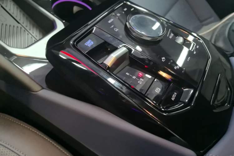 Used BMW i5 2024 eDrive 35L Prestige Luxury Package Gear Lever